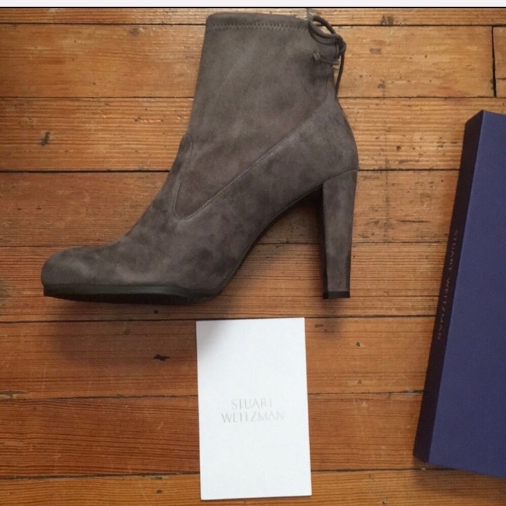 ⚡️FLASH SALE⚡️Stuart Weitzman Glove Suede Boots